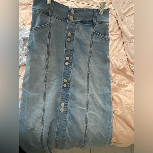 Style and co. Button front Denim midi skirt size 2 - Picture 2 of 10